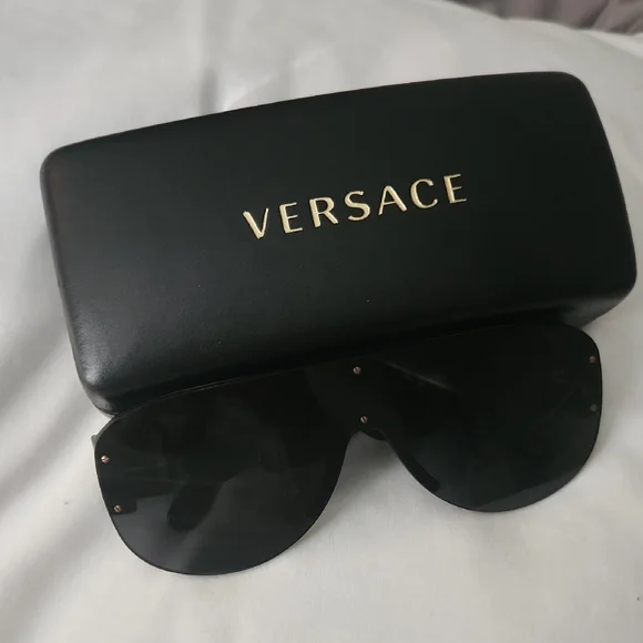 Versace Sunglasses - Picture 7 of 9